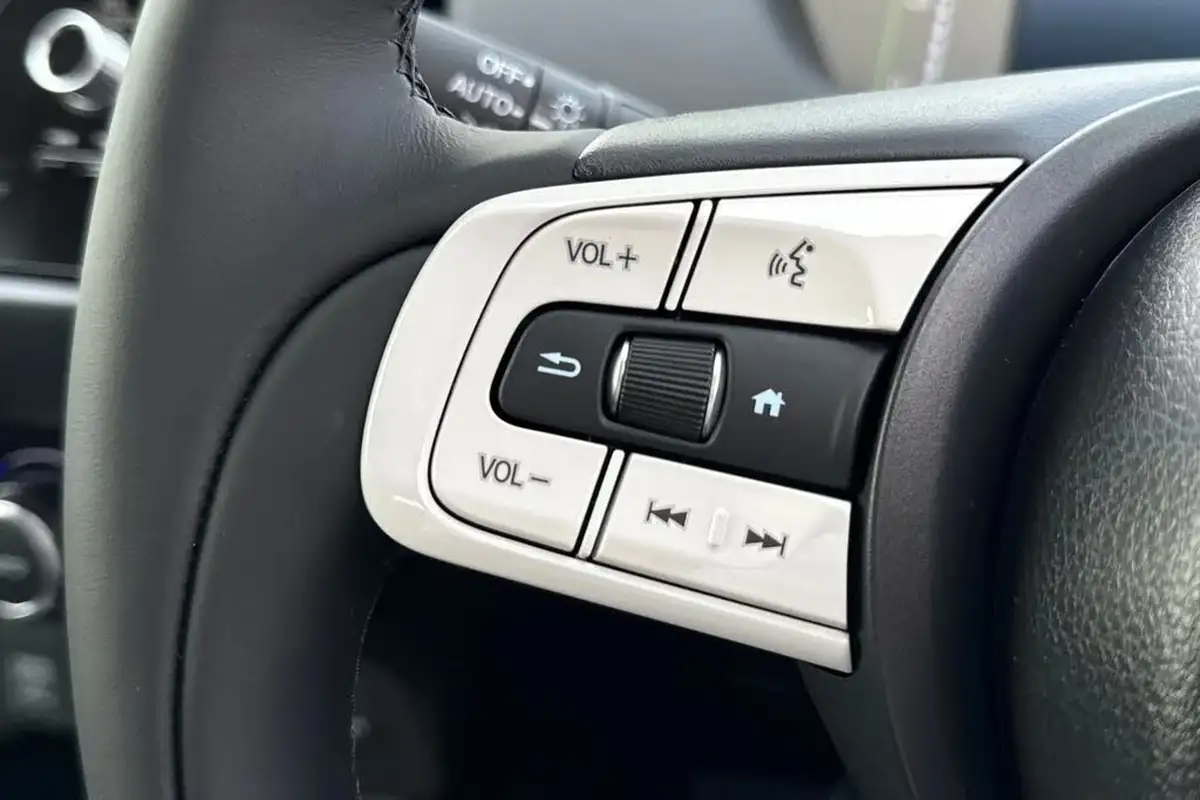 2025-honda-jazz-15-i-mmd-advance-big-28