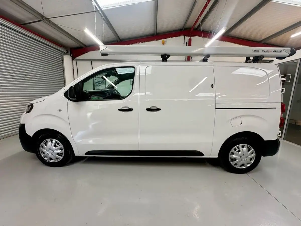 2019-peugeot-expert-20-bluehdi-professional-standard-1400-20-bluehdi-eu6dt-crew-big-3