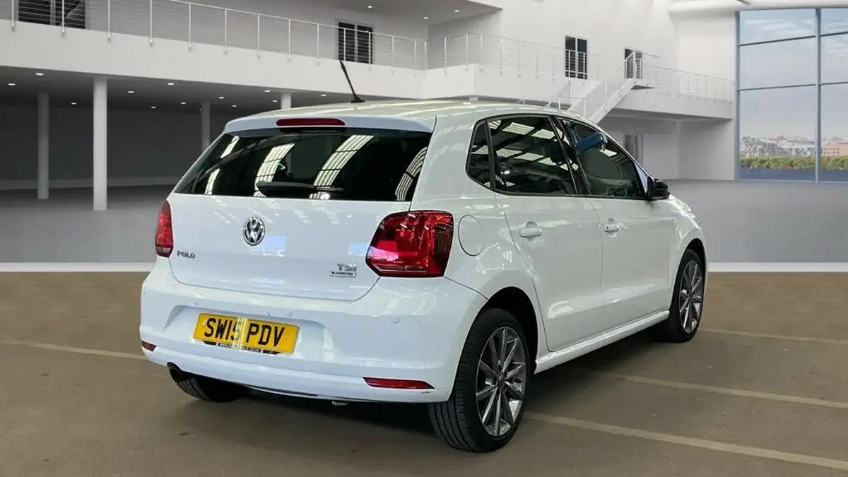 2015-volkswagen-polo-12-tsi-se-design-5d-big-4