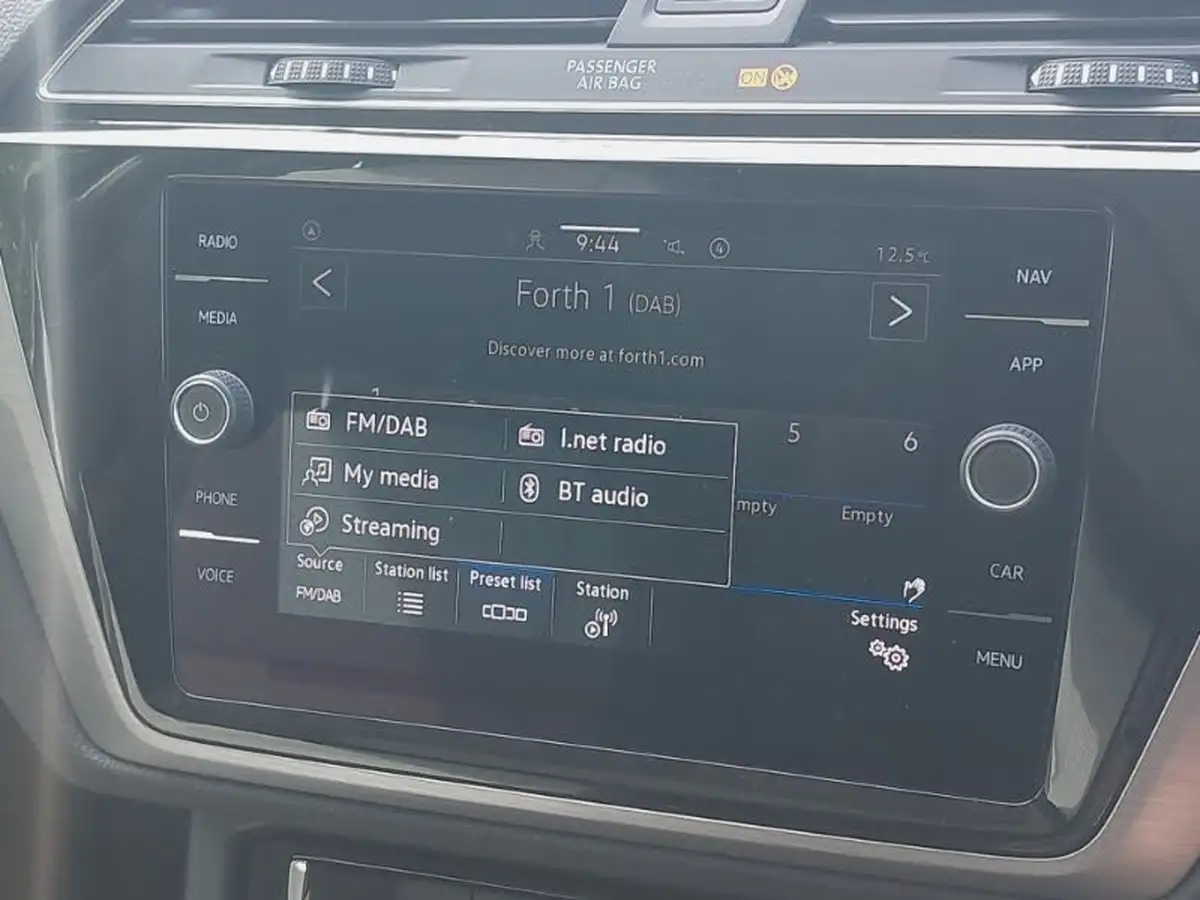 2022-volkswagen-touran-15-tsi-se-family-big-13
