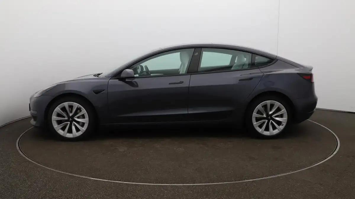 2021-tesla-model-3-e-long-range-4x4-big-56