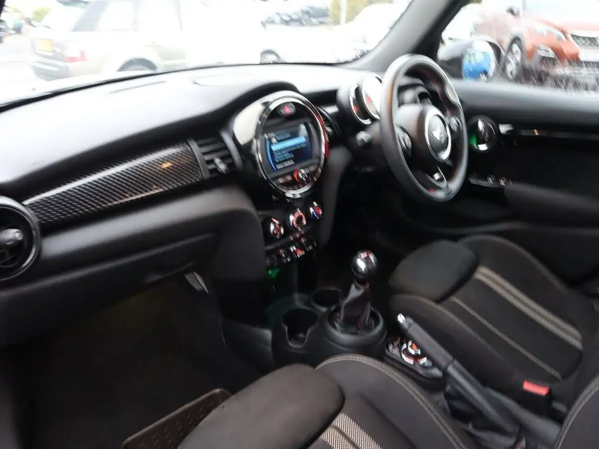 2019-mini-cooper-20-cooper-s-sport-189bhp-hatchback-5d-big-2