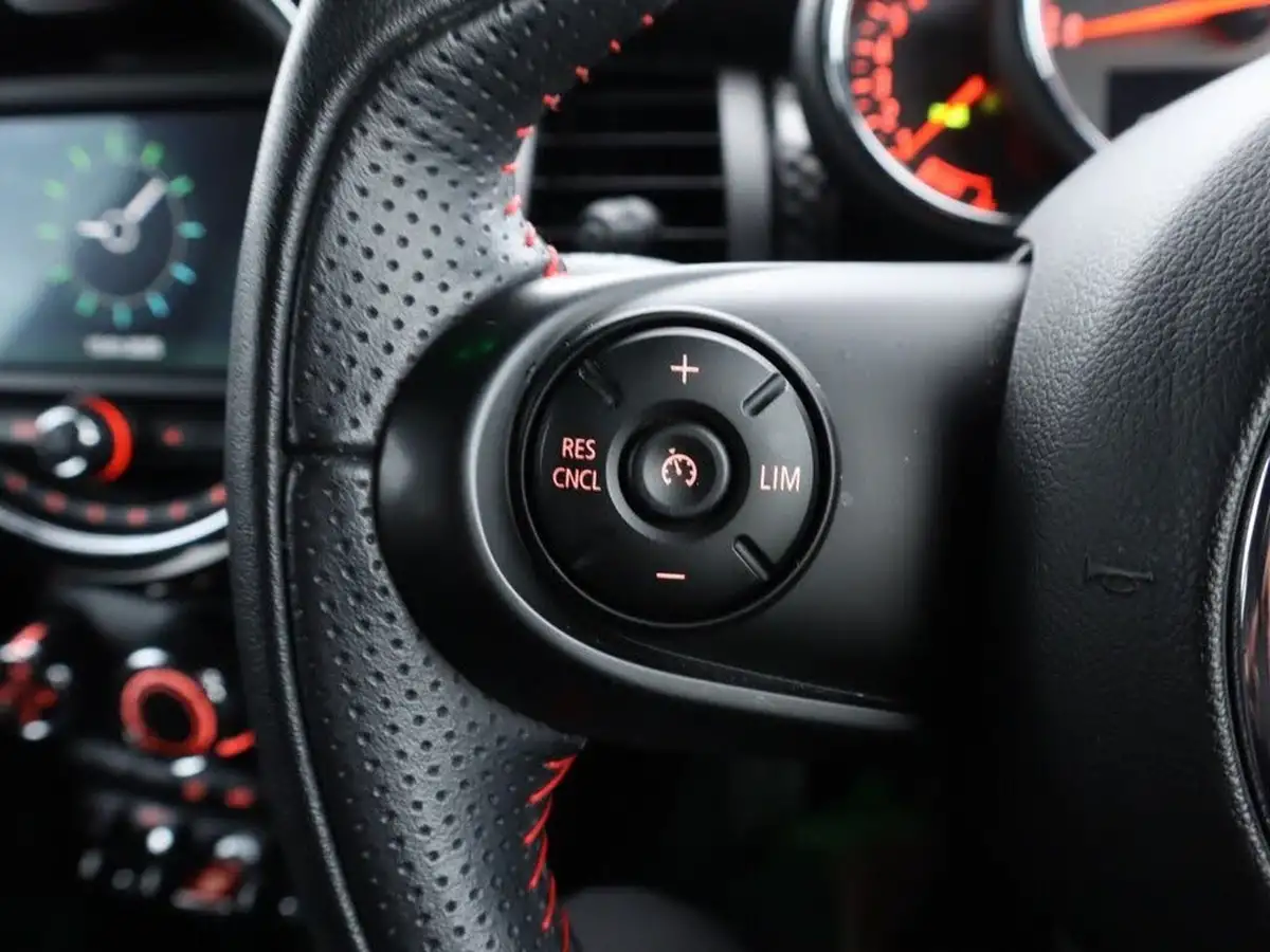 2019-mini-cooper-20-cooper-s-sport-189bhp-hatchback-5d-big-26