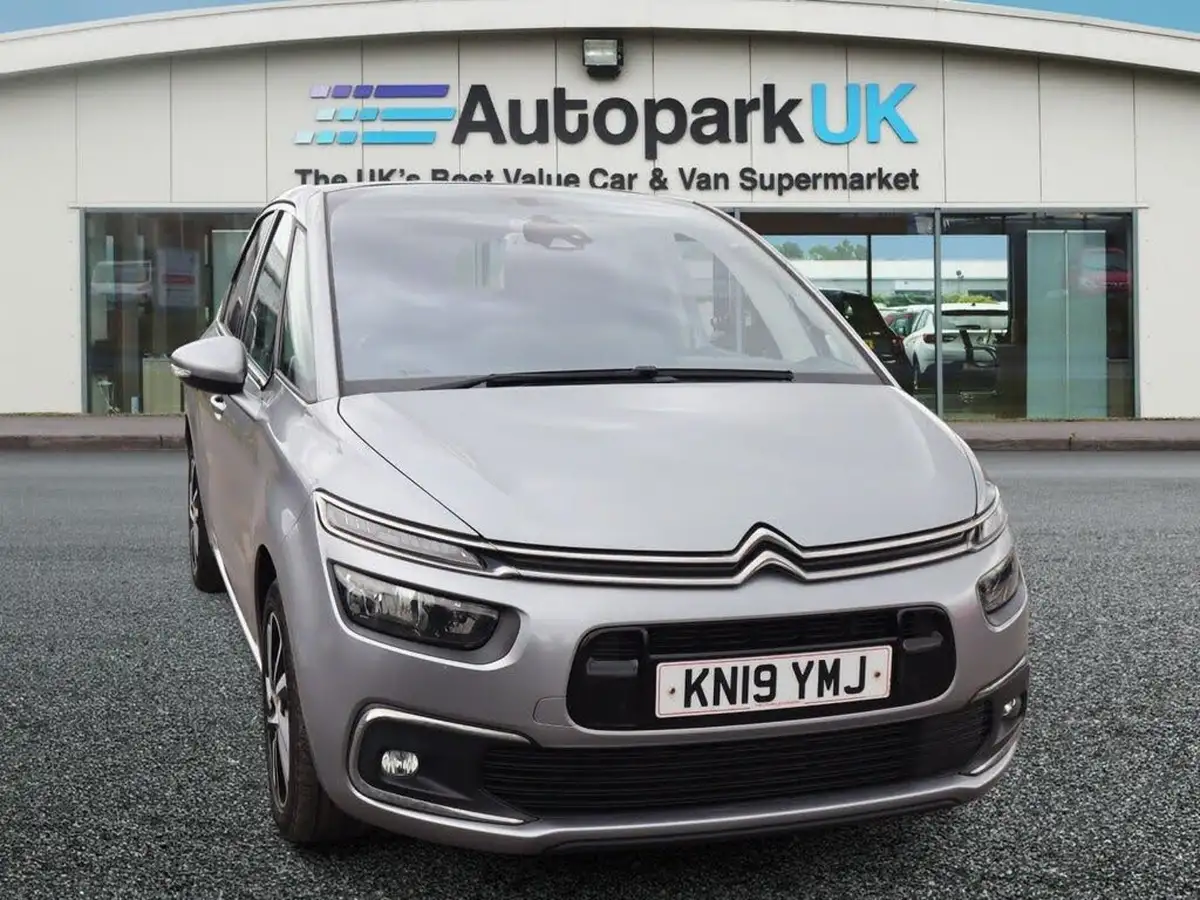 2019-citroen-c4-spacetourer-15bluehdi-flair-big-10