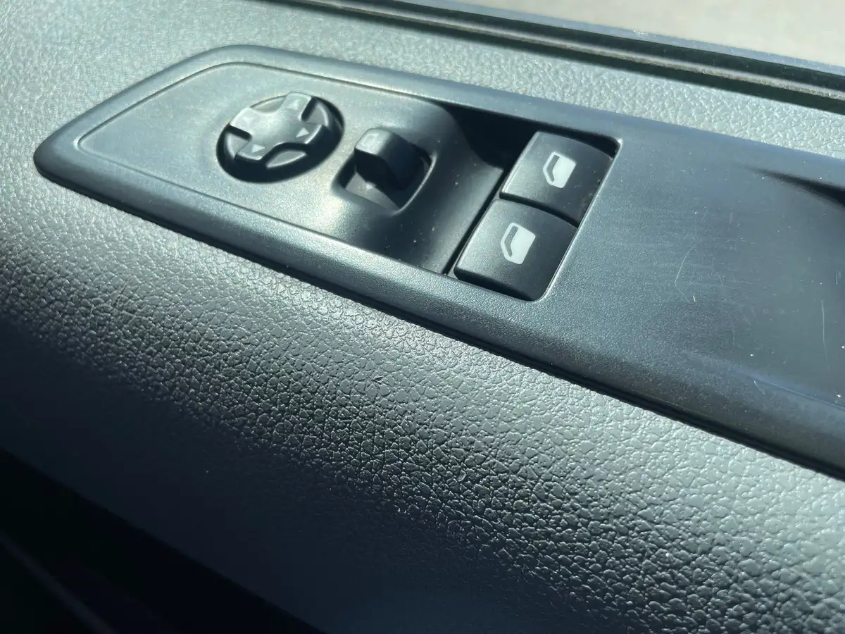 2017-toyota-proace-16d-comfort-compact-big-18