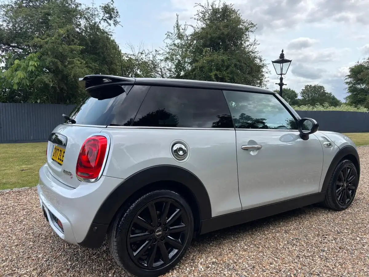 2017-mini-cooper-20-cooper-s-chili-ss-hatchback-3d-big-7