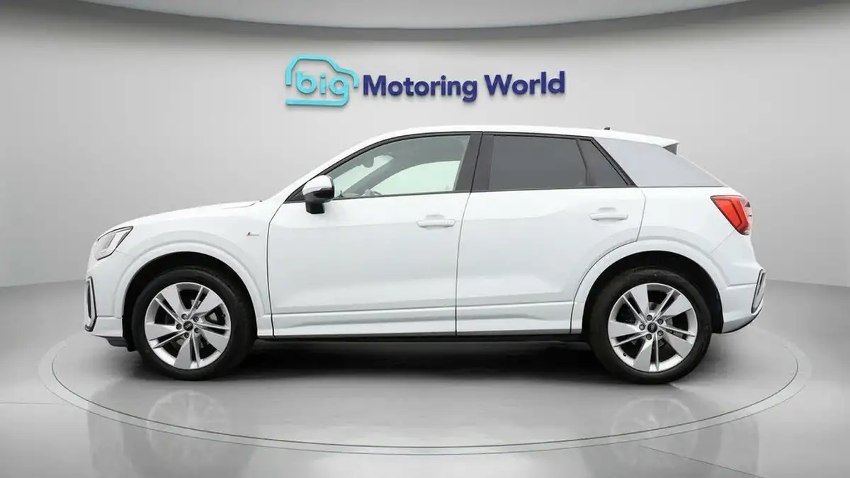 2021-audi-q2-10-30-tfsi-s-line-big-4