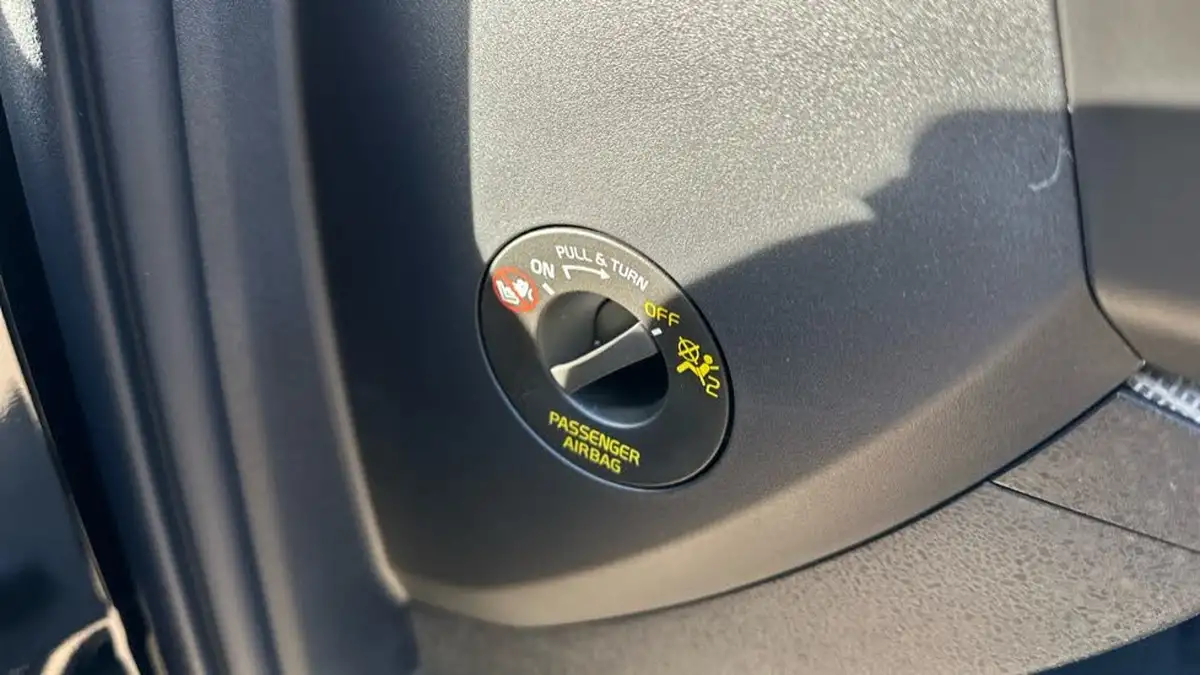 2025-volvo-ex30-e-single-motor-ultra-big-31