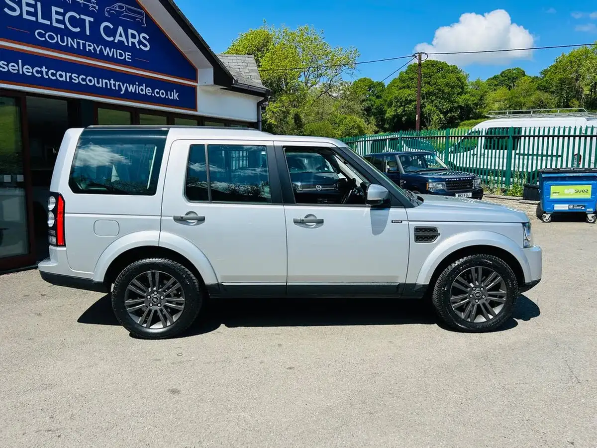 2016-land-rover-discovery-4-30-sd-v6-graphite-big-9