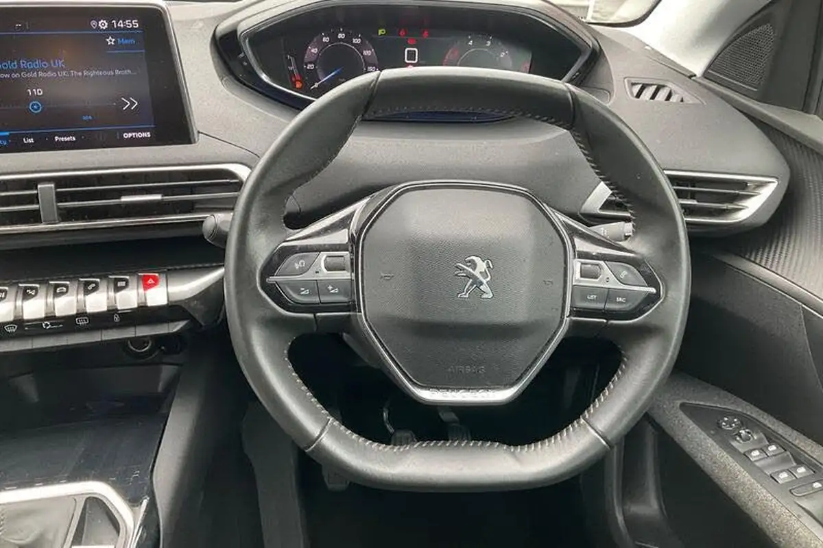 2022-peugeot-5008-suv-15-bluehdi-active-premium-big-11