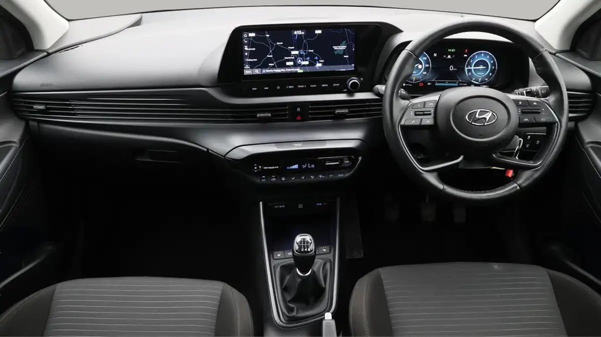 2022-hyundai-i20-10-t-gdi-premium-eclutch-imt-big-13