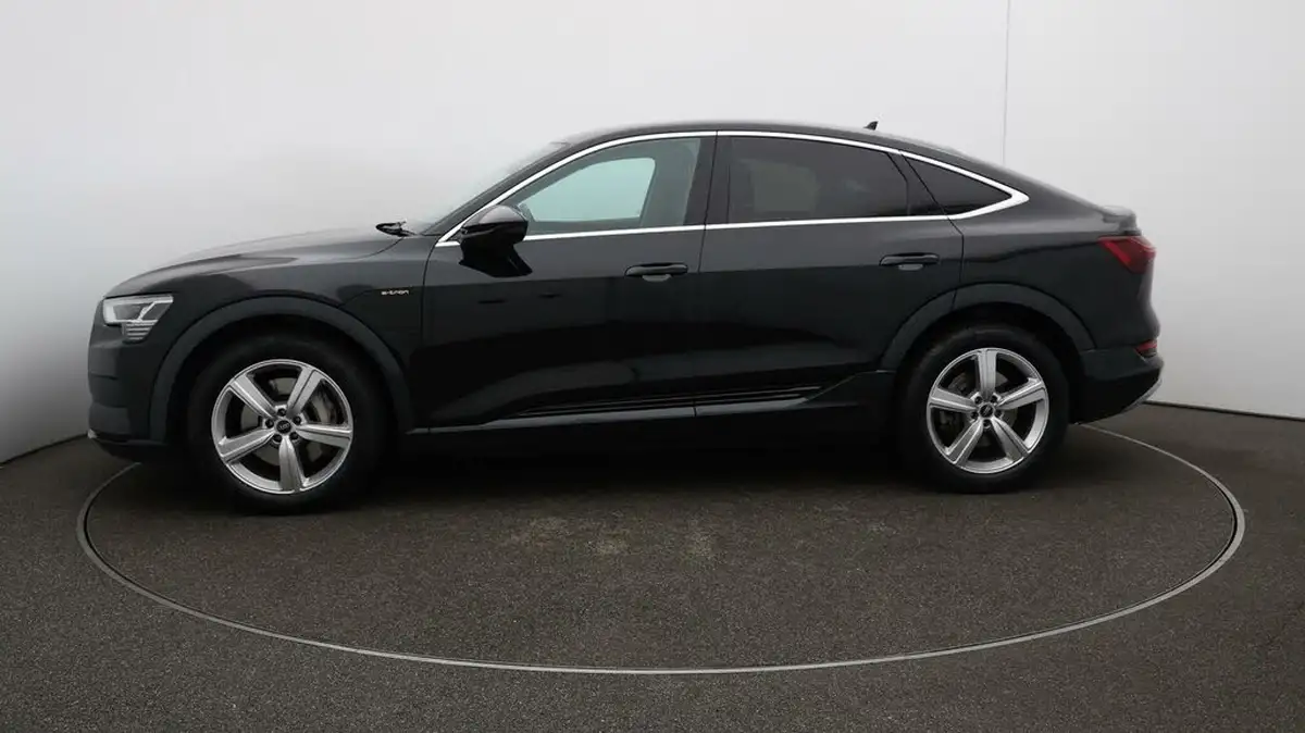 2022-audi-e-tron-50e-technik-sportback-big-66