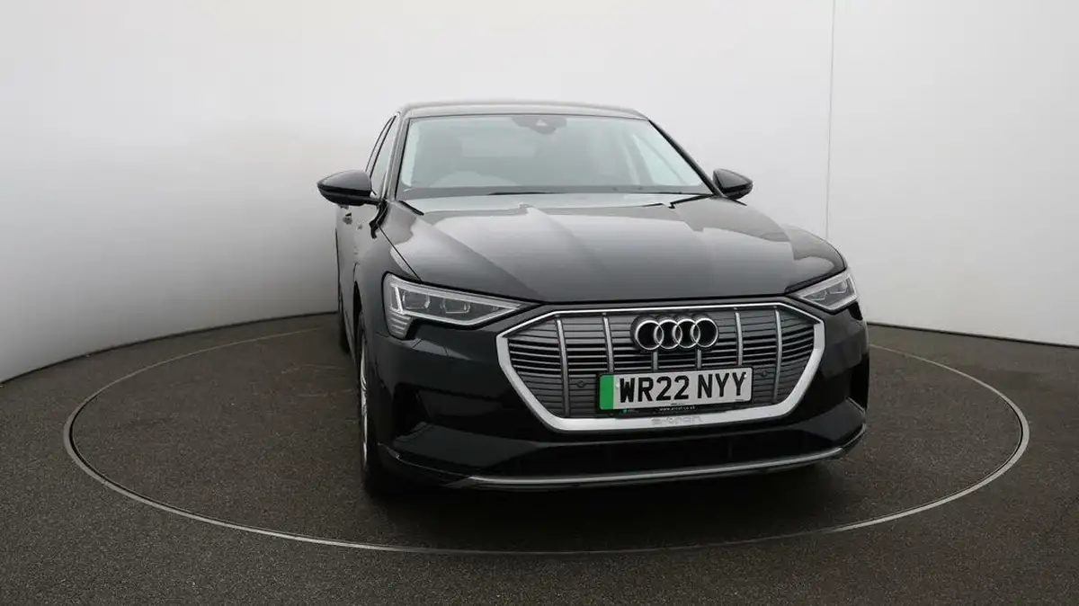 2022-audi-e-tron-50e-technik-sportback-big-42