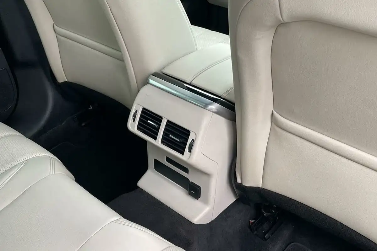 2023-land-rover-range-rover-velar-20-p400e-r-dynamic-se-big-37