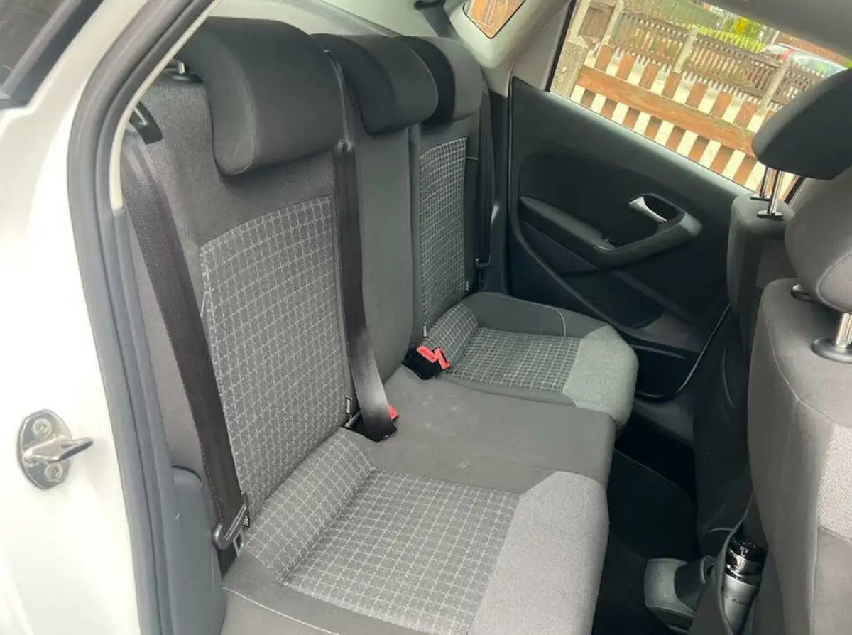 2015-volkswagen-polo-12-tsi-se-5d-dsg-big-6
