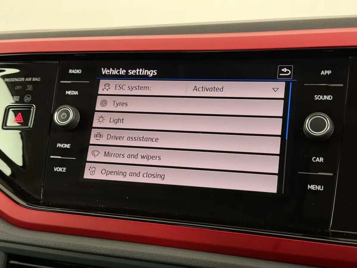 2020-volkswagen-polo-10-beats-80ps-big-30