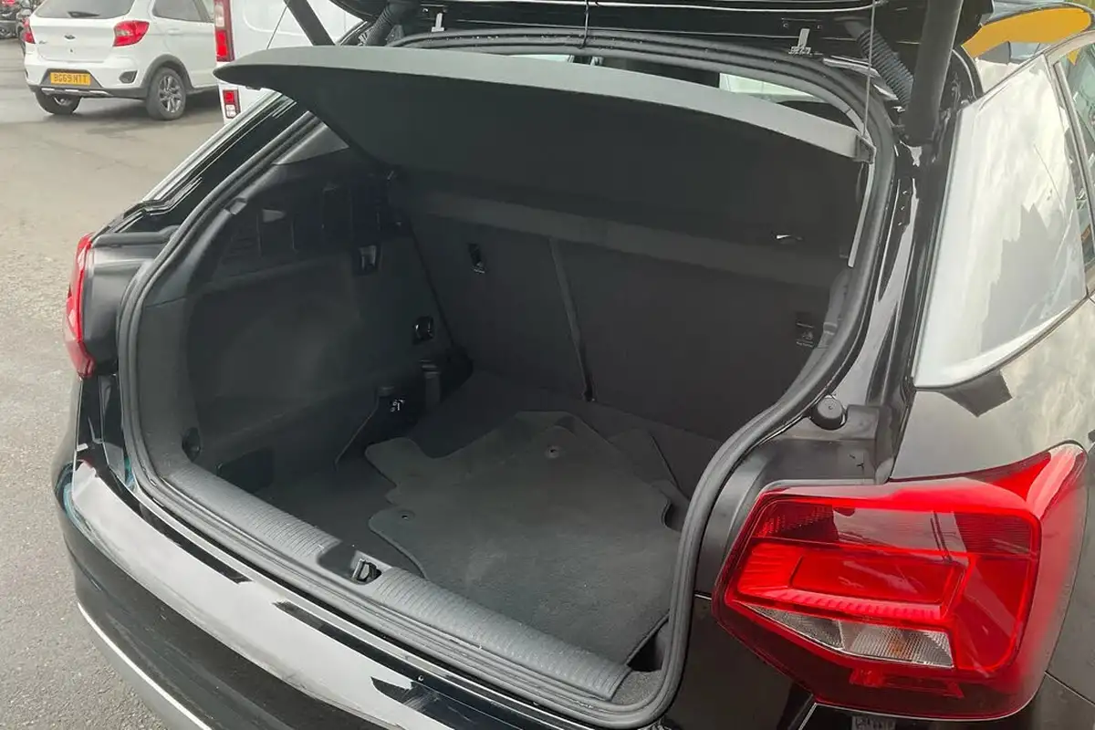 2019-audi-q2-15-35-tfsi-sport-cod-big-26