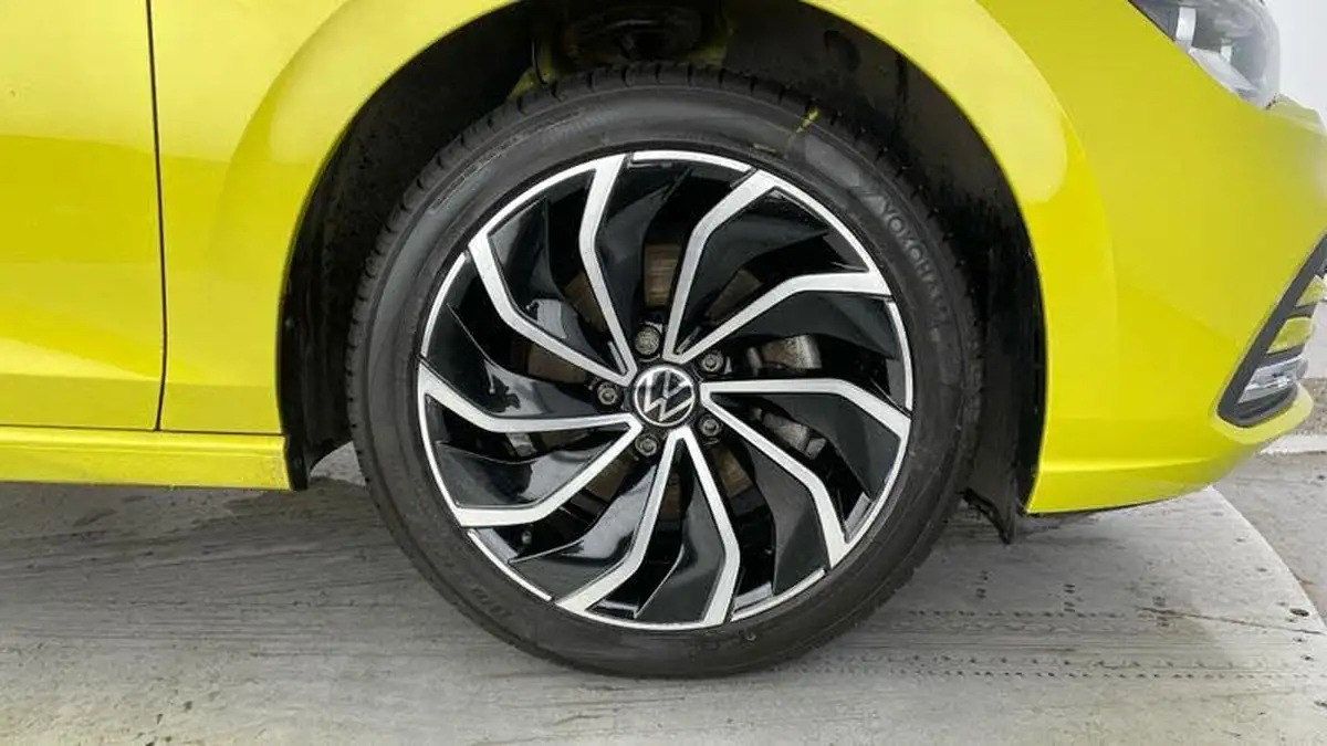 2020-volkswagen-golf-15-tsi-style-150ps-hatchback-big-4