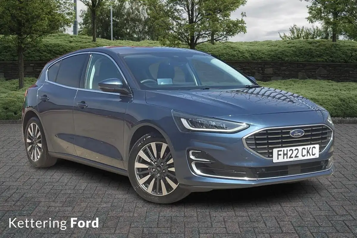 2022-ford-focus-10t-titanium-vignale-155ps-hybrid-mhev-hatchback-big-0