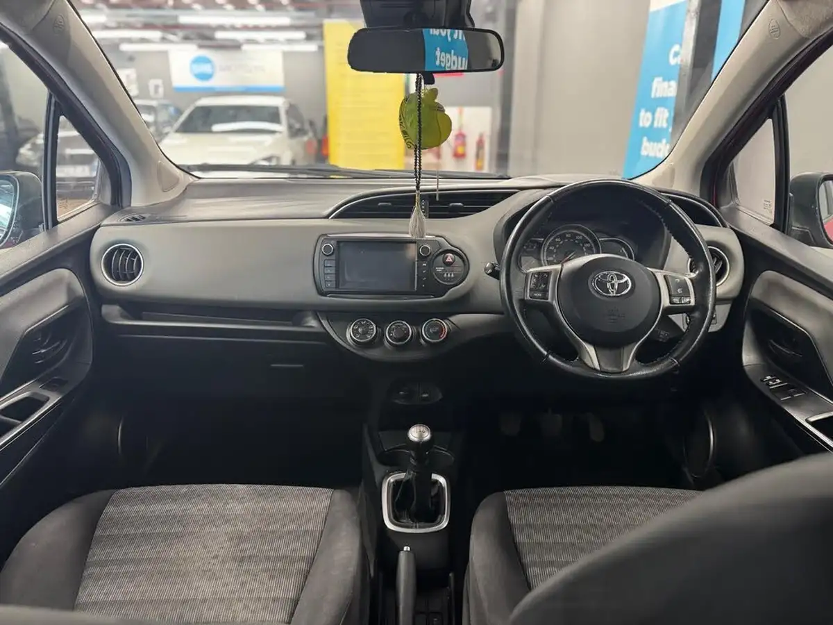 2016-toyota-yaris-10-vvt-i-icon-tss-5d-big-9