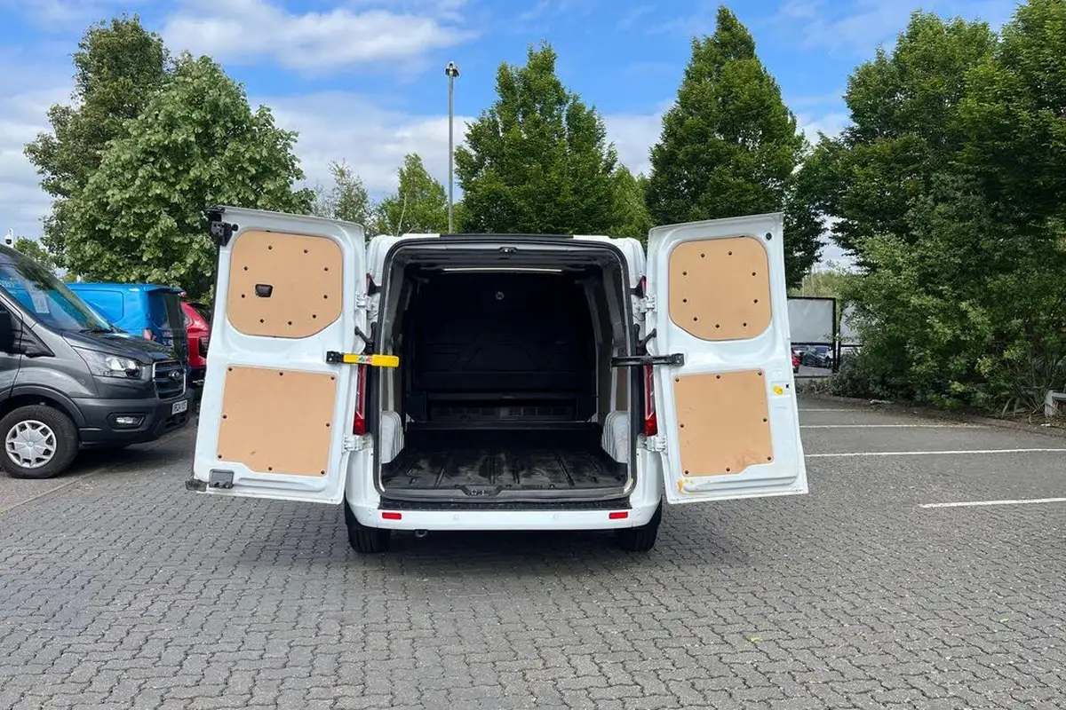 2022-ford-transit-custom-20tdci-340-l1h1-limited-170pseu6dt-auto-big-40