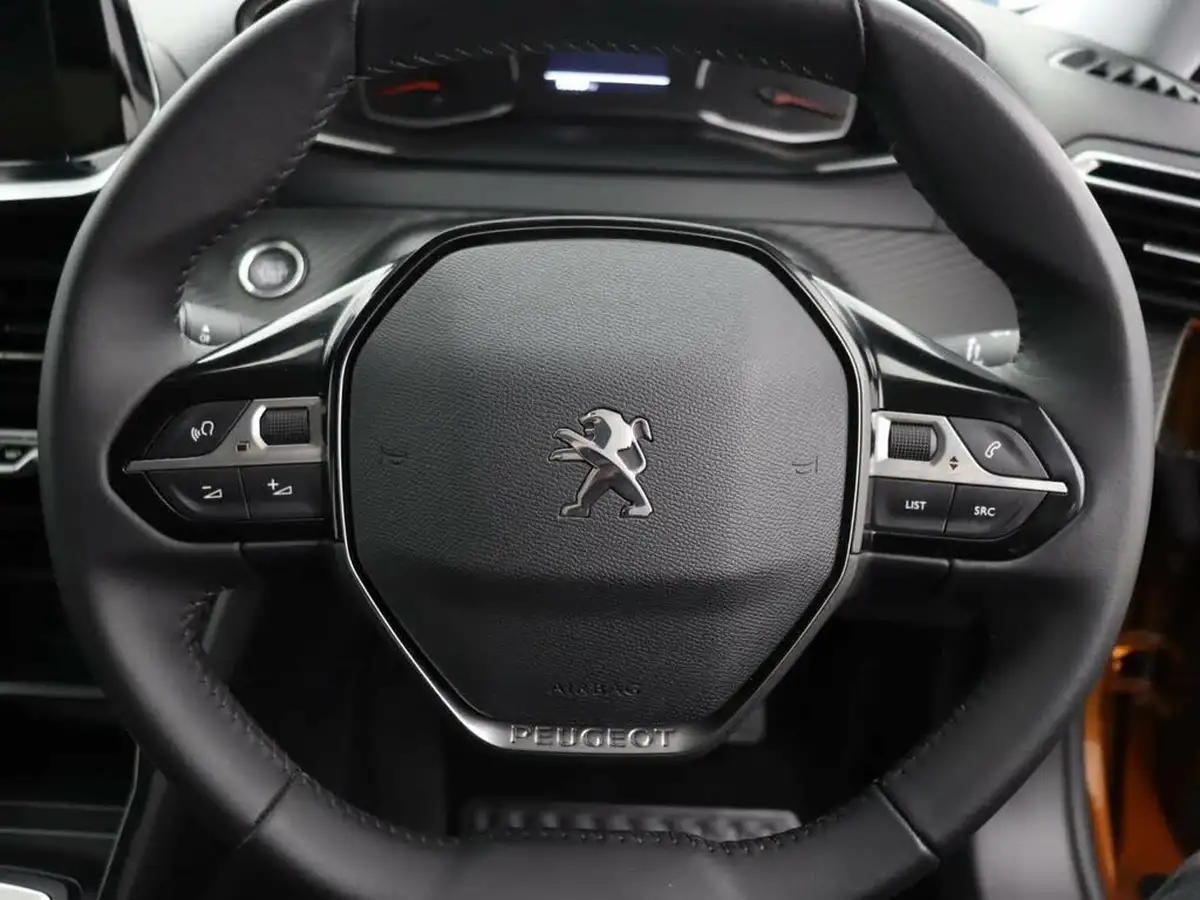 2021-peugeot-2008-suv-12-puretech-active-premium-100bhp-big-41