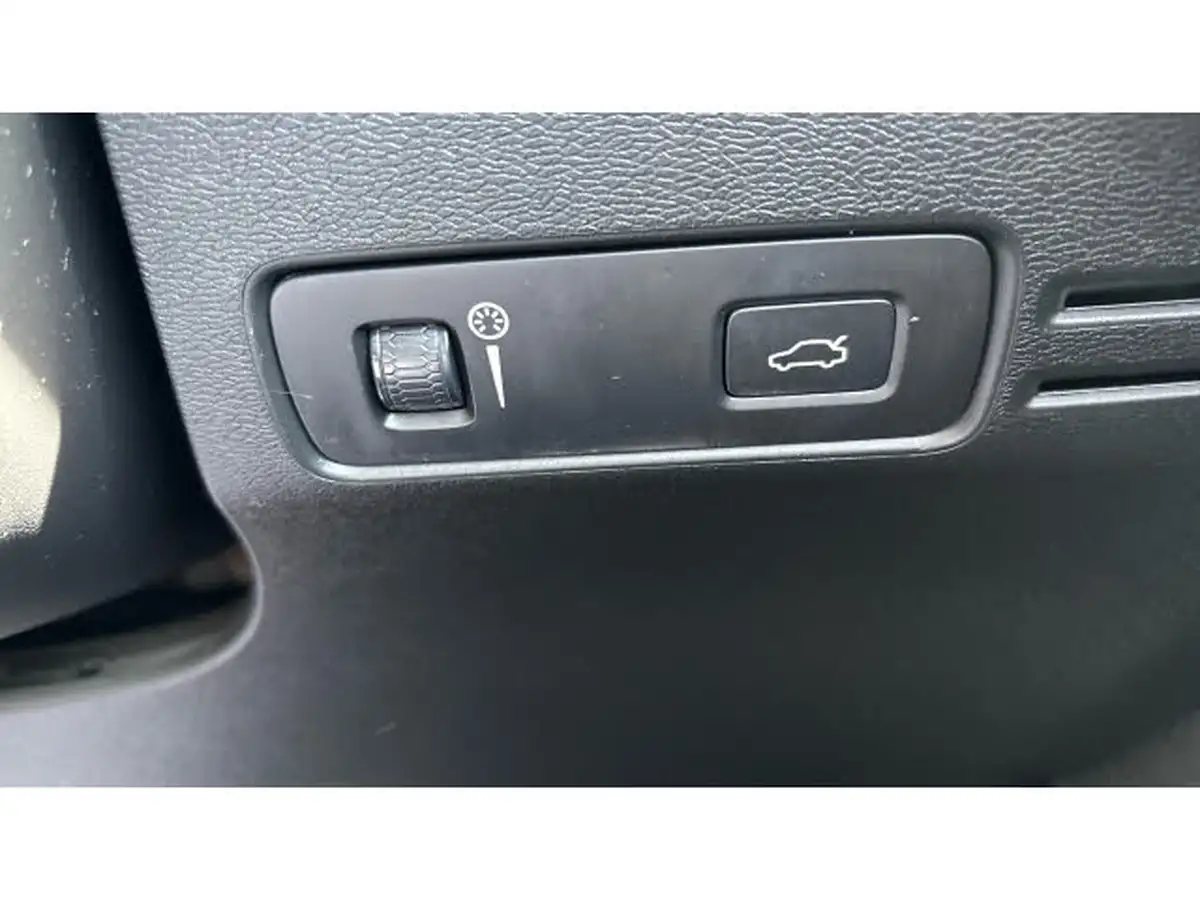 2020-volvo-xc40-20td-d3-r-design-geartronic-big-24