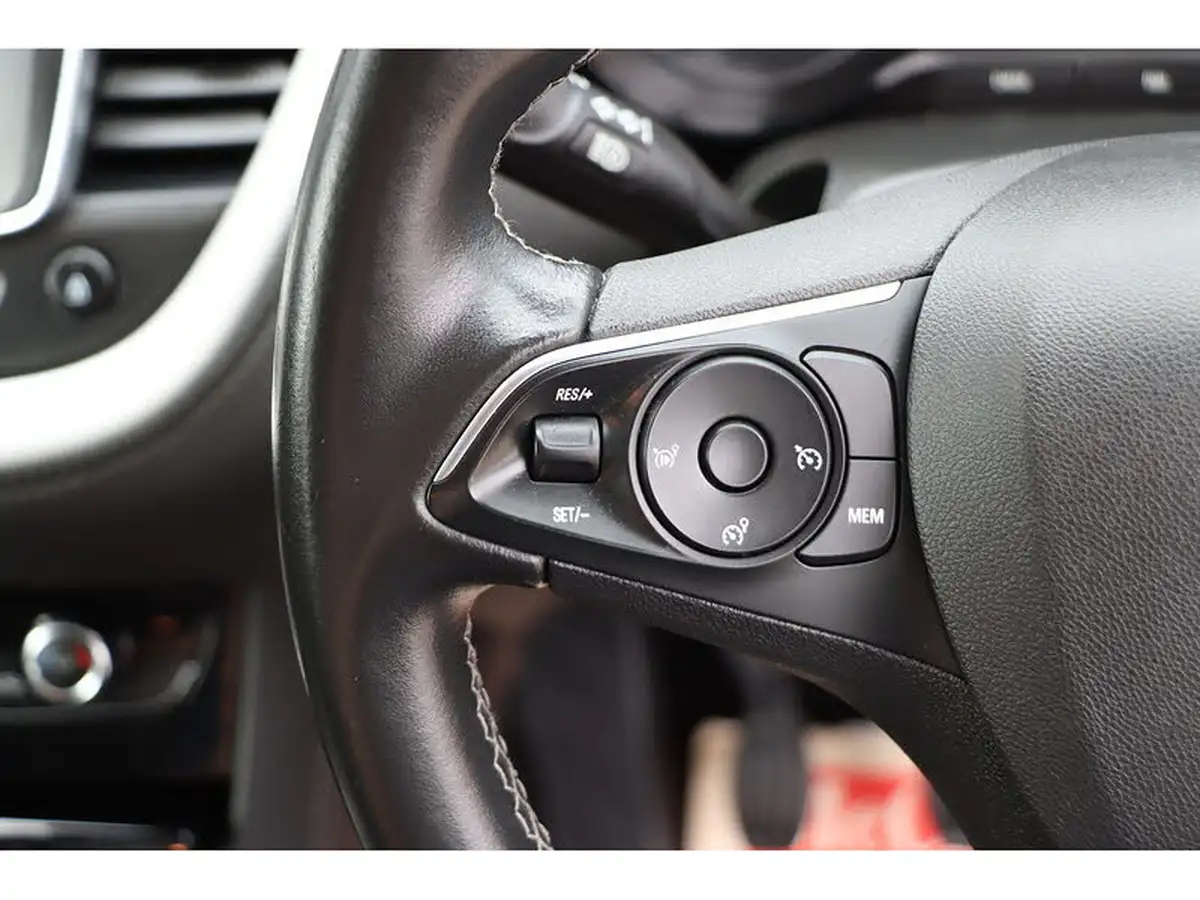 2019-vauxhall-grandland-x-12-se-ss-big-33