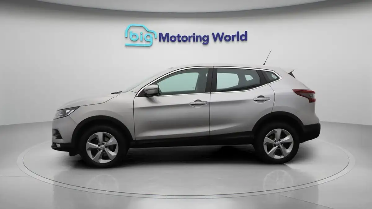 2018-nissan-qashqai-12-dig-t-acenta-big-4