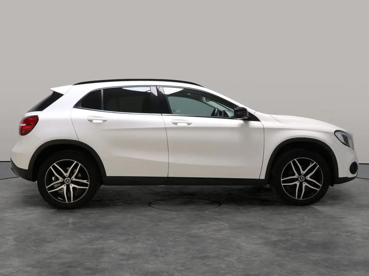2019-mercedes-benz-gla-class-16-gla-180-urban-edition-ss-big-8