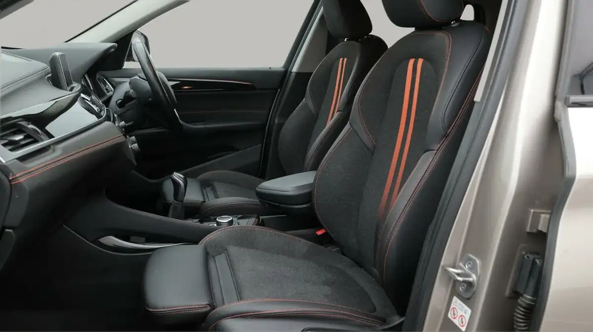 2022-bmw-x1-20td-sdrive18d-sport-big-14
