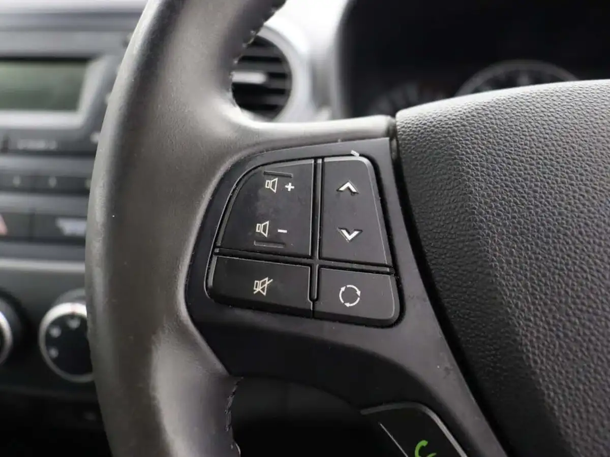 2019-hyundai-i10-10-se-67ps-big-28
