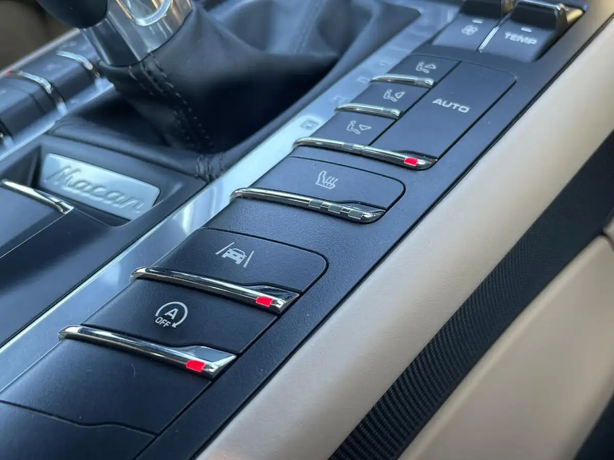 2021-porsche-macan-30-s-big-49