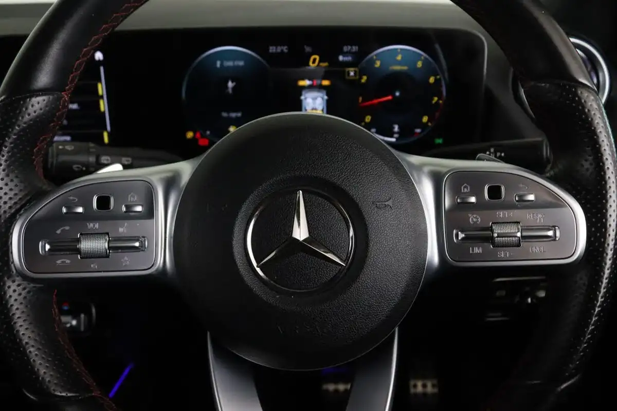 2021-mercedes-benz-b-class-13-b200-amg-line-premium-big-22