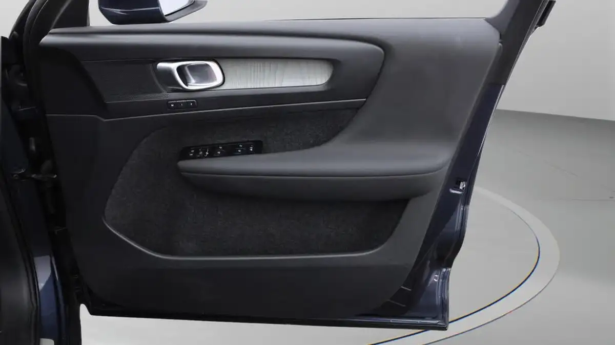 2021-volvo-xc40-15-t5-inscription-pro-258bhp-big-15