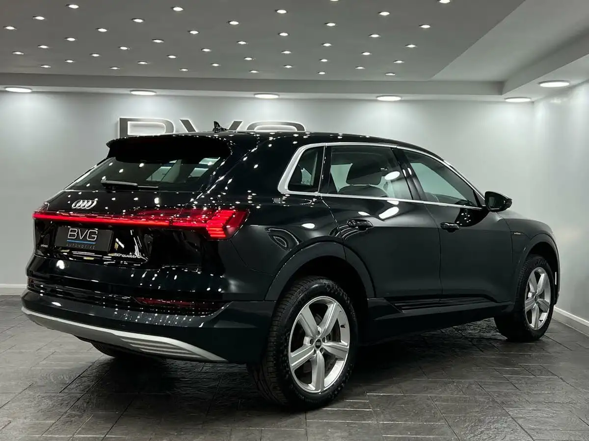 2021-audi-e-tron-50e-technik-station-wagon-big-11