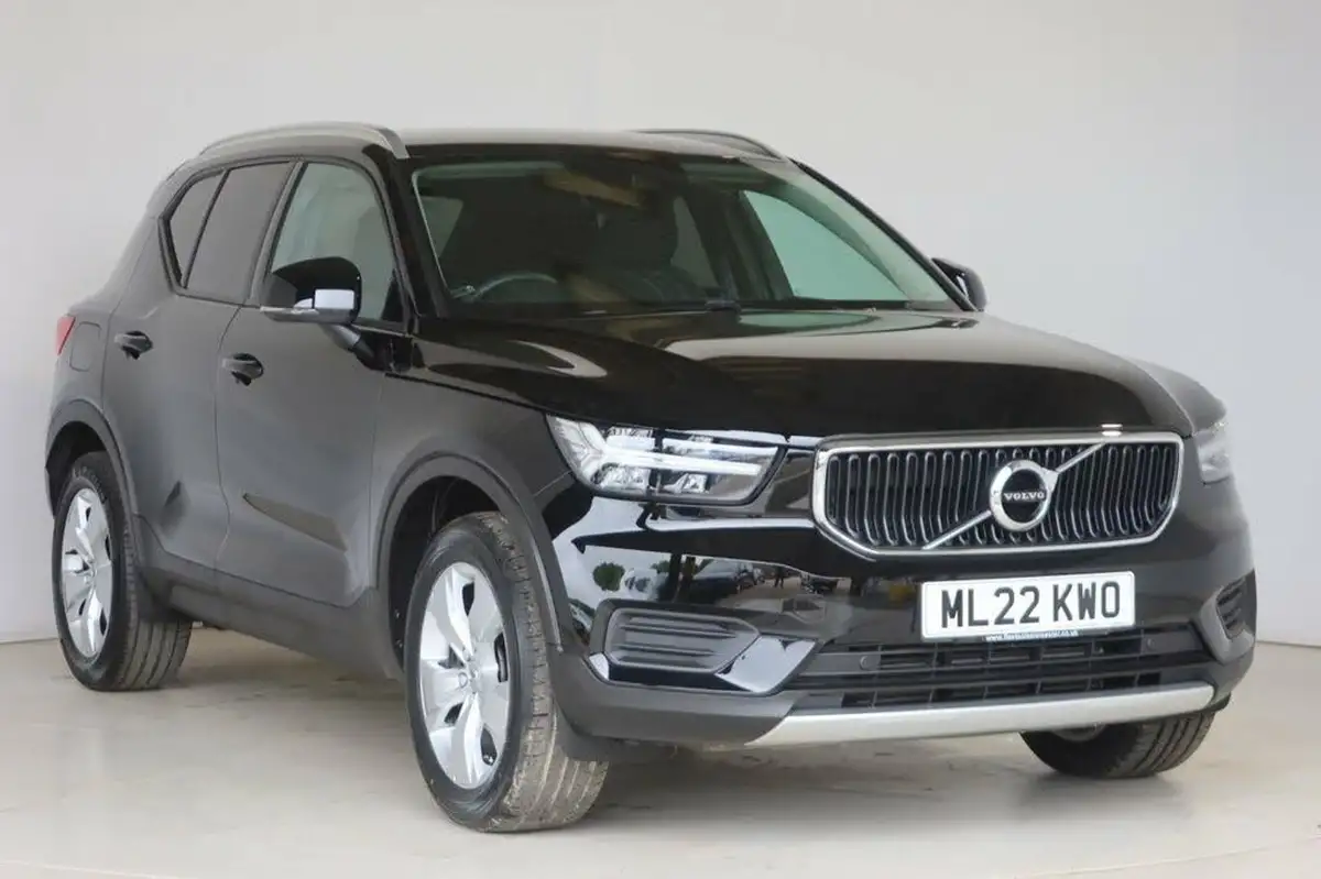 2021-volvo-xc40-15-t3-momentum-161bhp-big-9