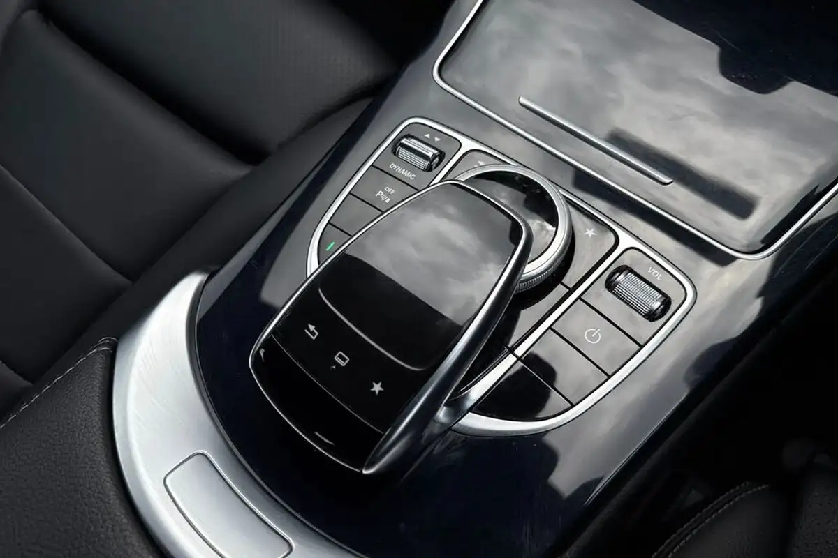 2015-mercedes-benz-c-class-20-c200-amg-line-184ps-ss-saloon-4d-7g-tronic-plus-big-41