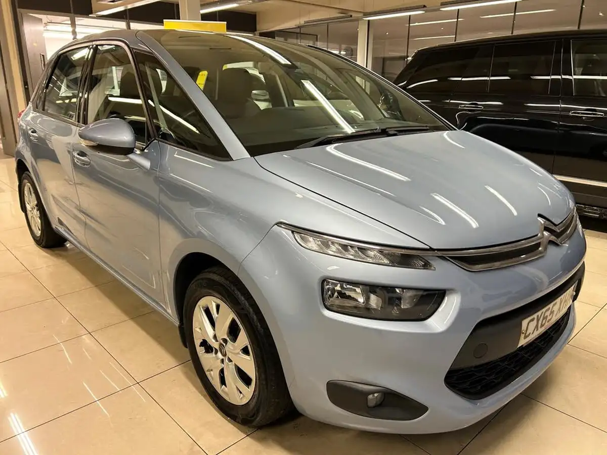 2015-citroen-c4-picasso-16bluehdi-vtr-100ps-big-0