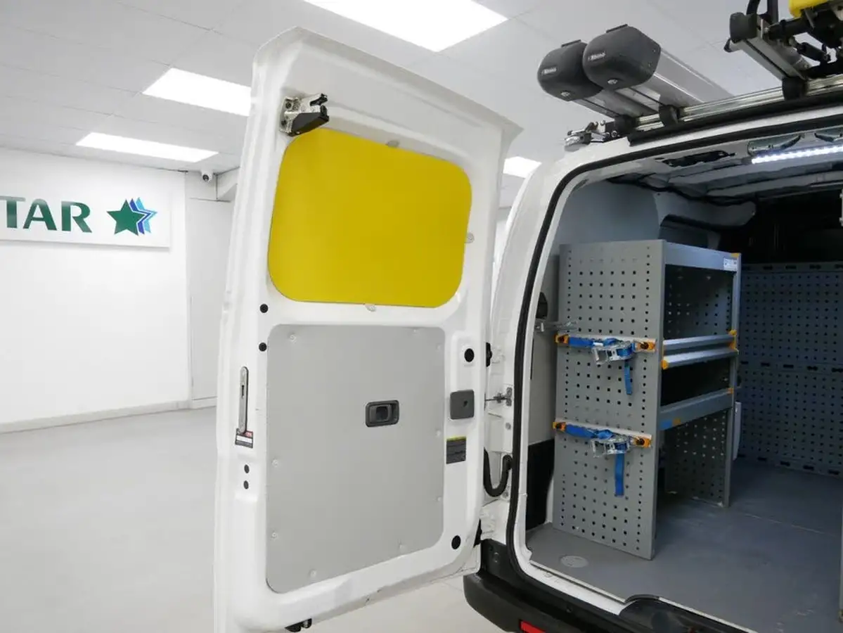 2021-nissan-env200-e-tekna-rapid-panel-van-big-25
