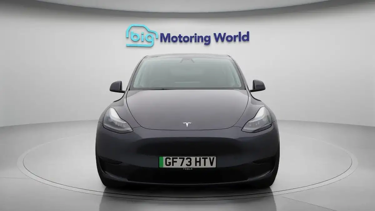 2023-tesla-model-y-e-rwd-big-2
