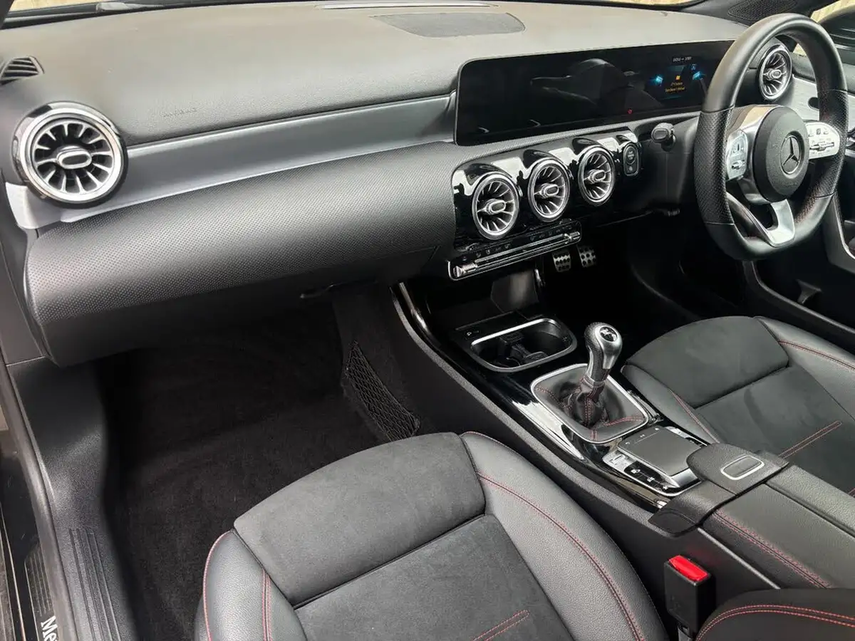 2019-mercedes-benz-a-class-13-a200-amg-line-premium-plus-hatchback-5d-big-10