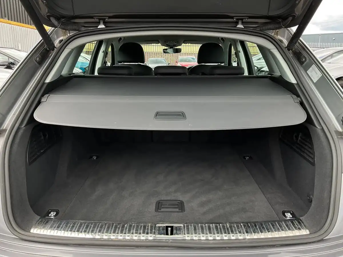 2022-audi-e-tron-55e-technik-station-wagon-big-18