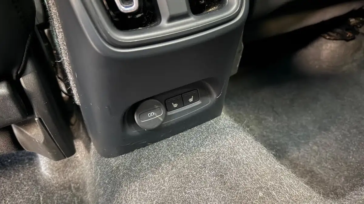 2022-volvo-c40-e-twin-recharge-pro-big-45
