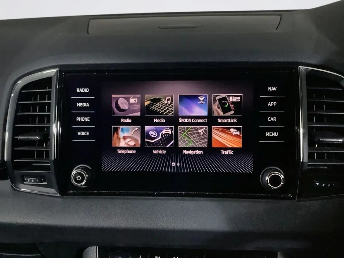 2019-skoda-karoq-15-tsi-se-l-big-24