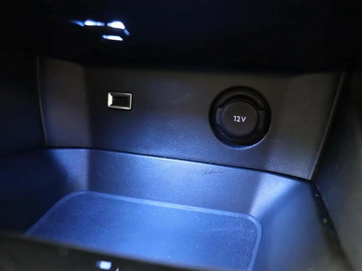 2021-peugeot-3008-suv-15-bluehdi-gt-big-42