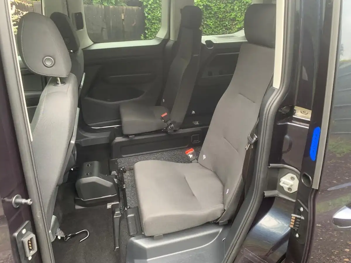 2024-ford-tourneo-connect-20-titanium-auto-big-7