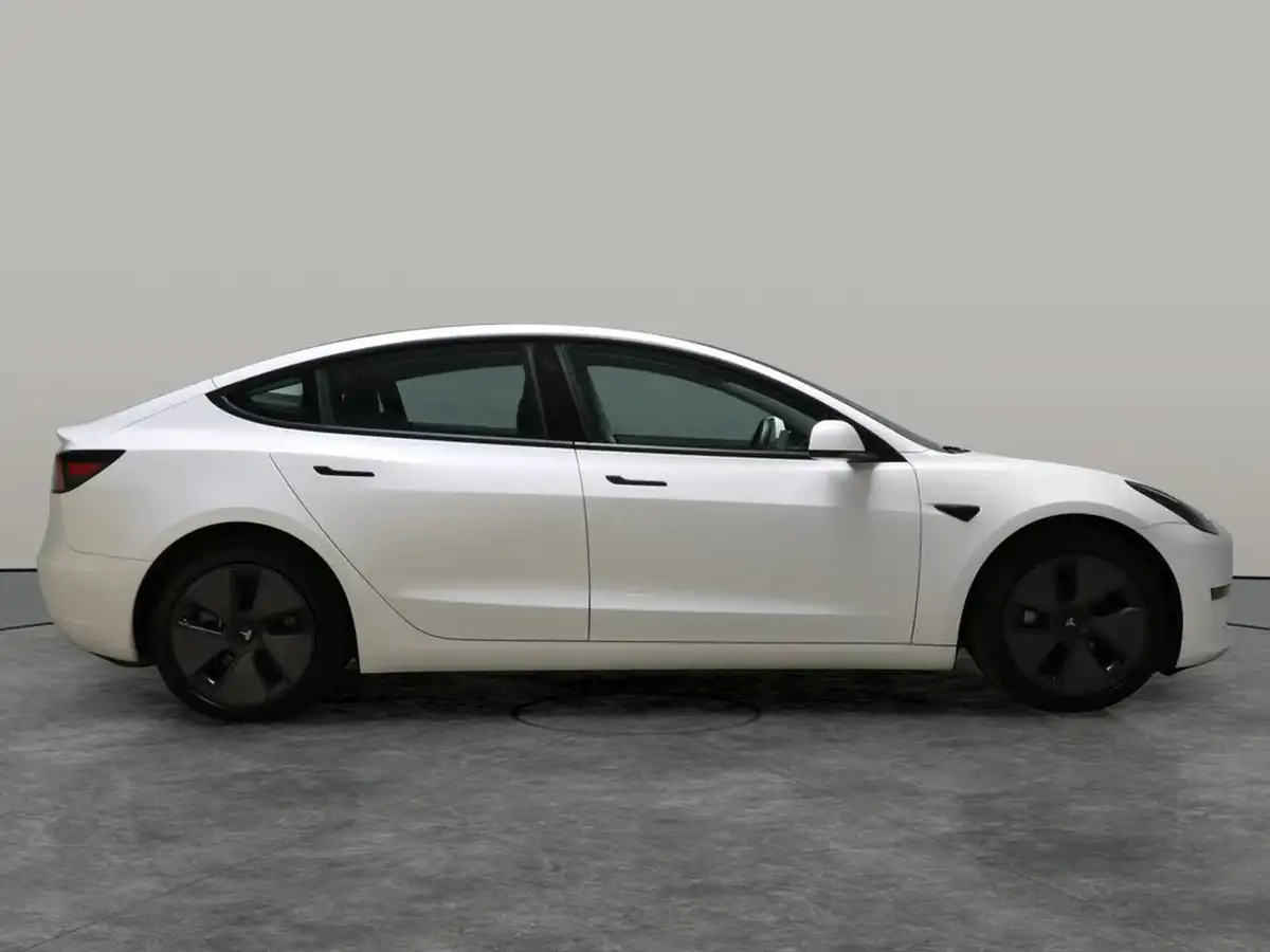 2021-tesla-model-3-e-long-range-awd-big-11