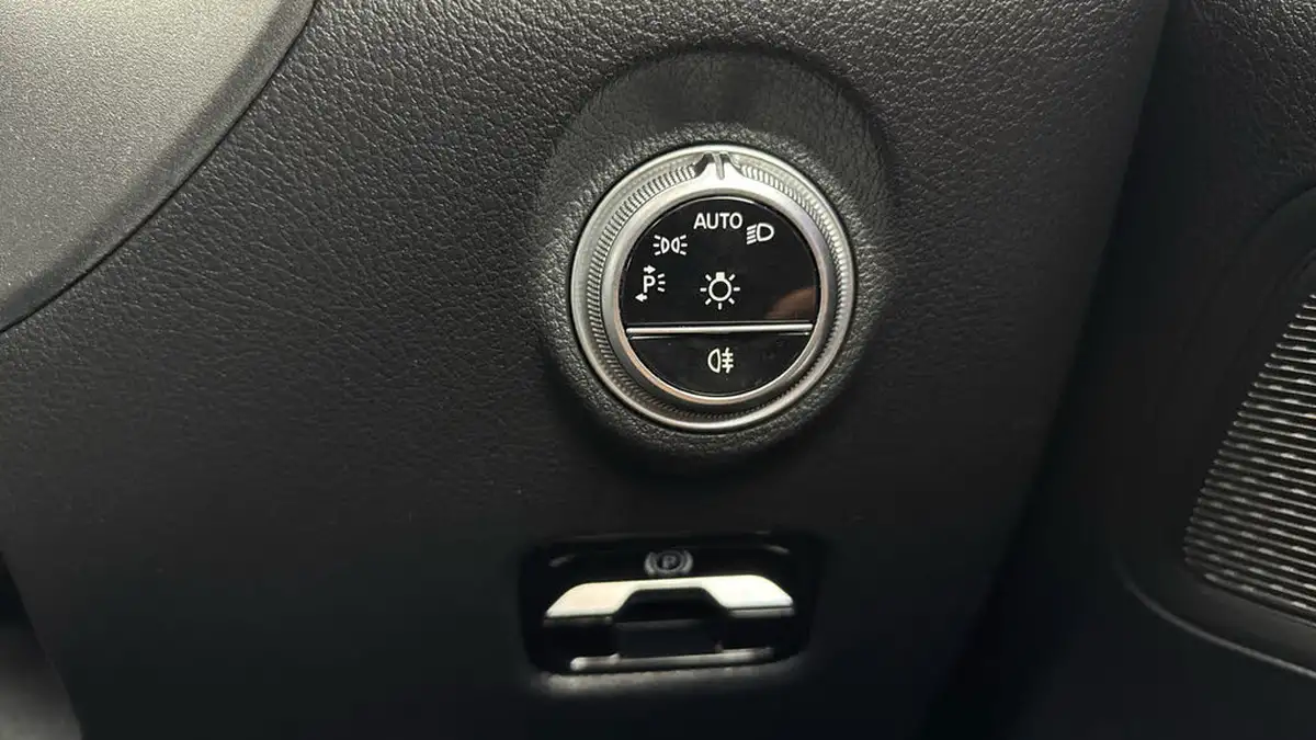 2022-mercedes-benz-c-class-big-23