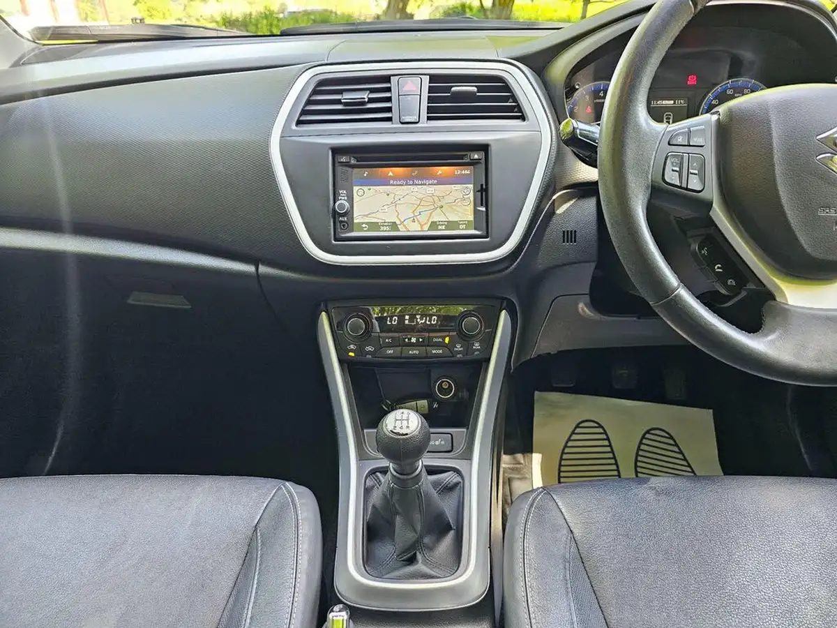 2014-suzuki-s-cross-16-sz5-allgrip-big-37
